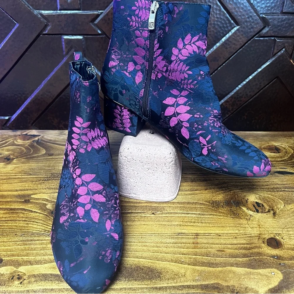 Floral Ankle Boots - Navy, Black and Pink, Liz Claiborne Size 10W - Picture 16 of 16